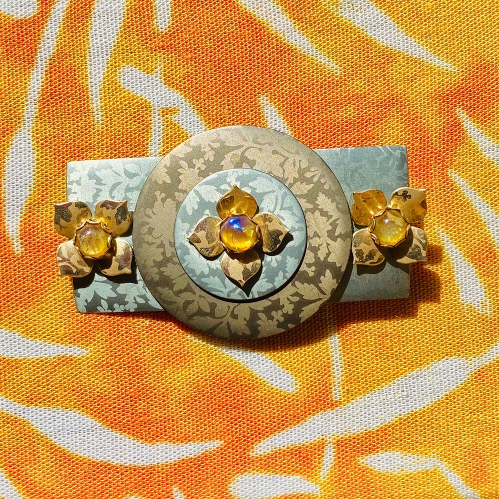 Holly Yashi pin
